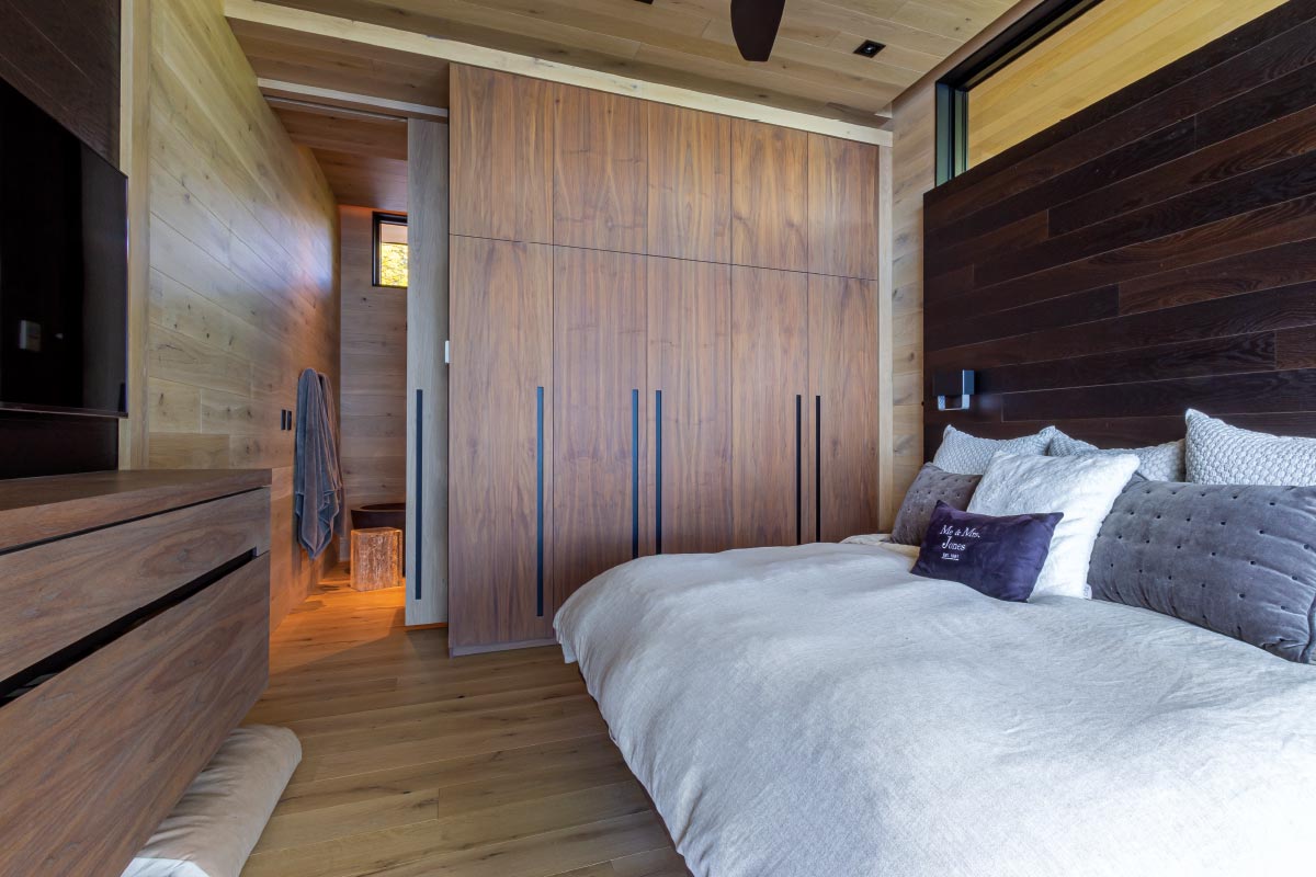 Muskoka Cottage interior and millwork