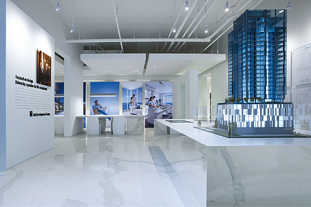 Nautiques Sales Centre interior